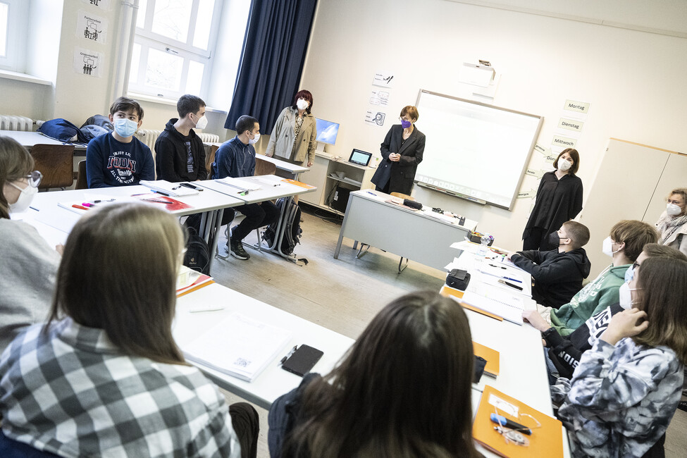 Am Berliner Lessing-Gymnasium in Wedding wurden bereits mehrere geflüchtete Kinder und Jugendliche in "Willkommensklassen" aufgenommen. © BMBF/Hans-Joachim Rickel