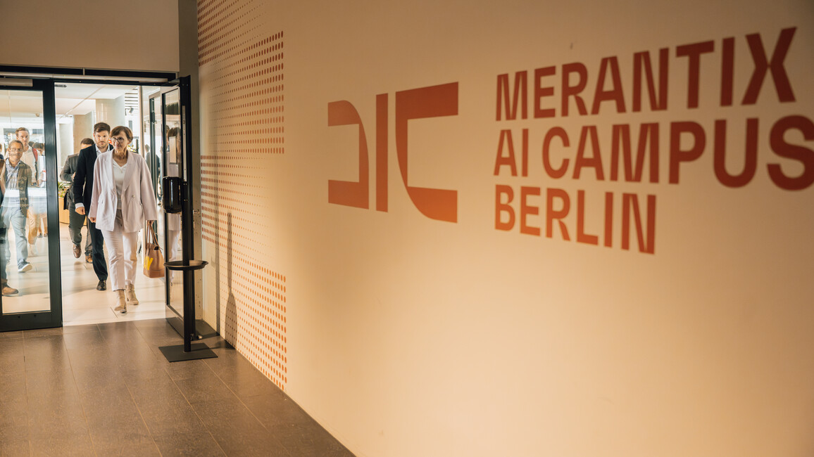 Bettina Stark-Watzinger bei Merantix in Berlin