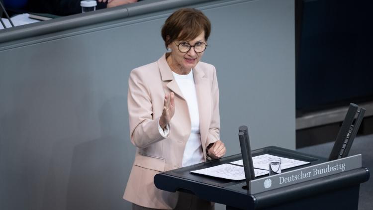 Bundesministerin Bettina Stark-Watzinger im Rahmen der Haushaltsrede © BMBF/Hans-Joachim Rickel