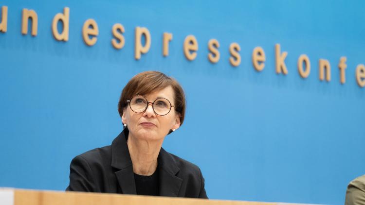Bettina Stark-Watzinger, Bundesministerin für Bildung und Forschung, in der Bundespressekonferenz.